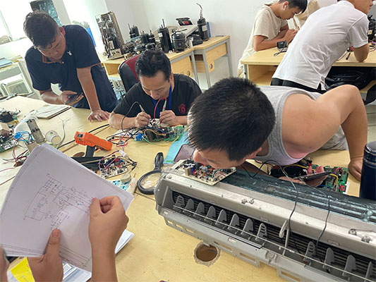 空調(diào)制冷維修照片3.jpg